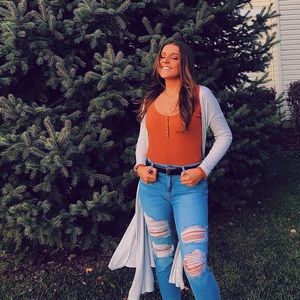 Meet your Posher, Claudia